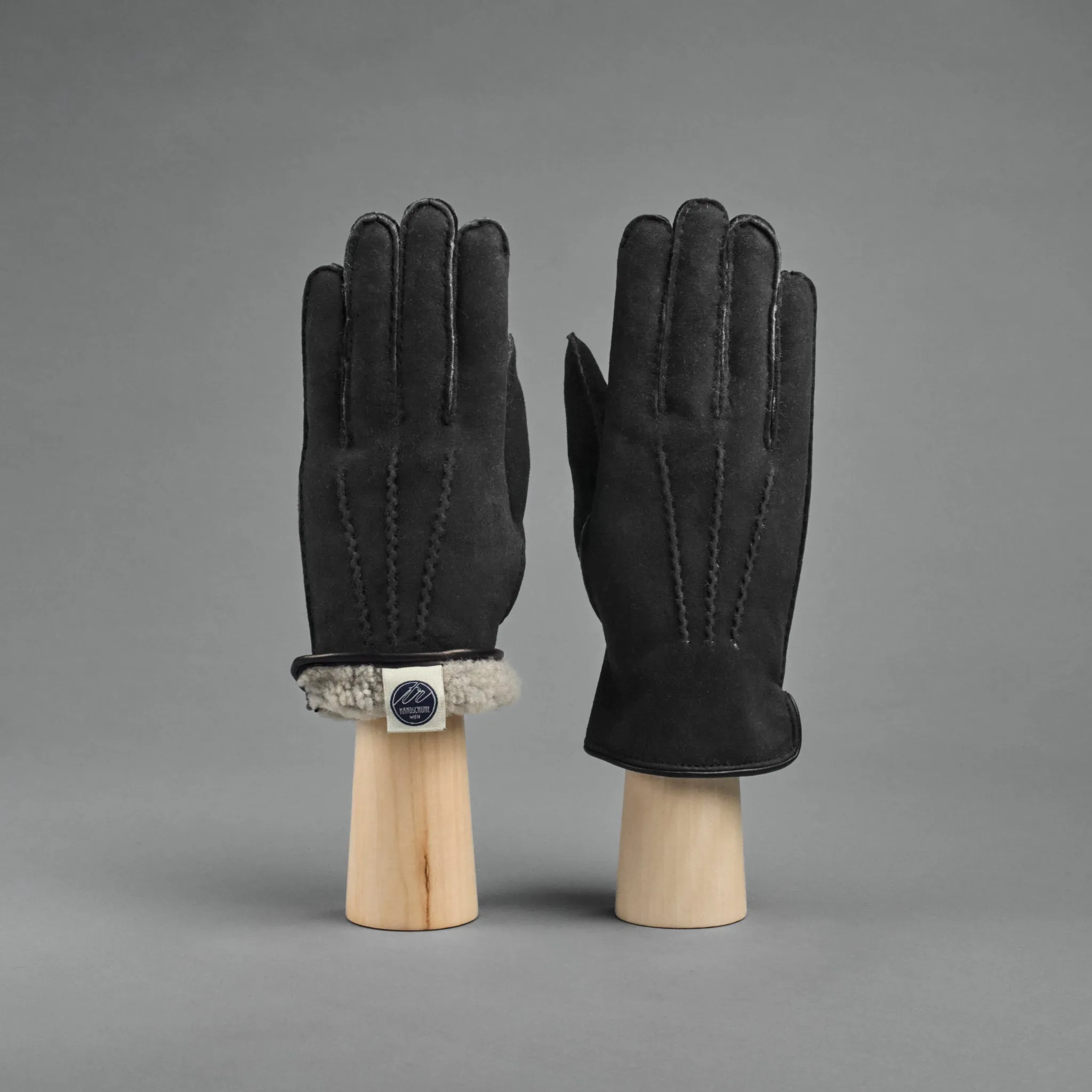 Gentlemen's Gloves from Black Curly Lambskin lined with Shearling