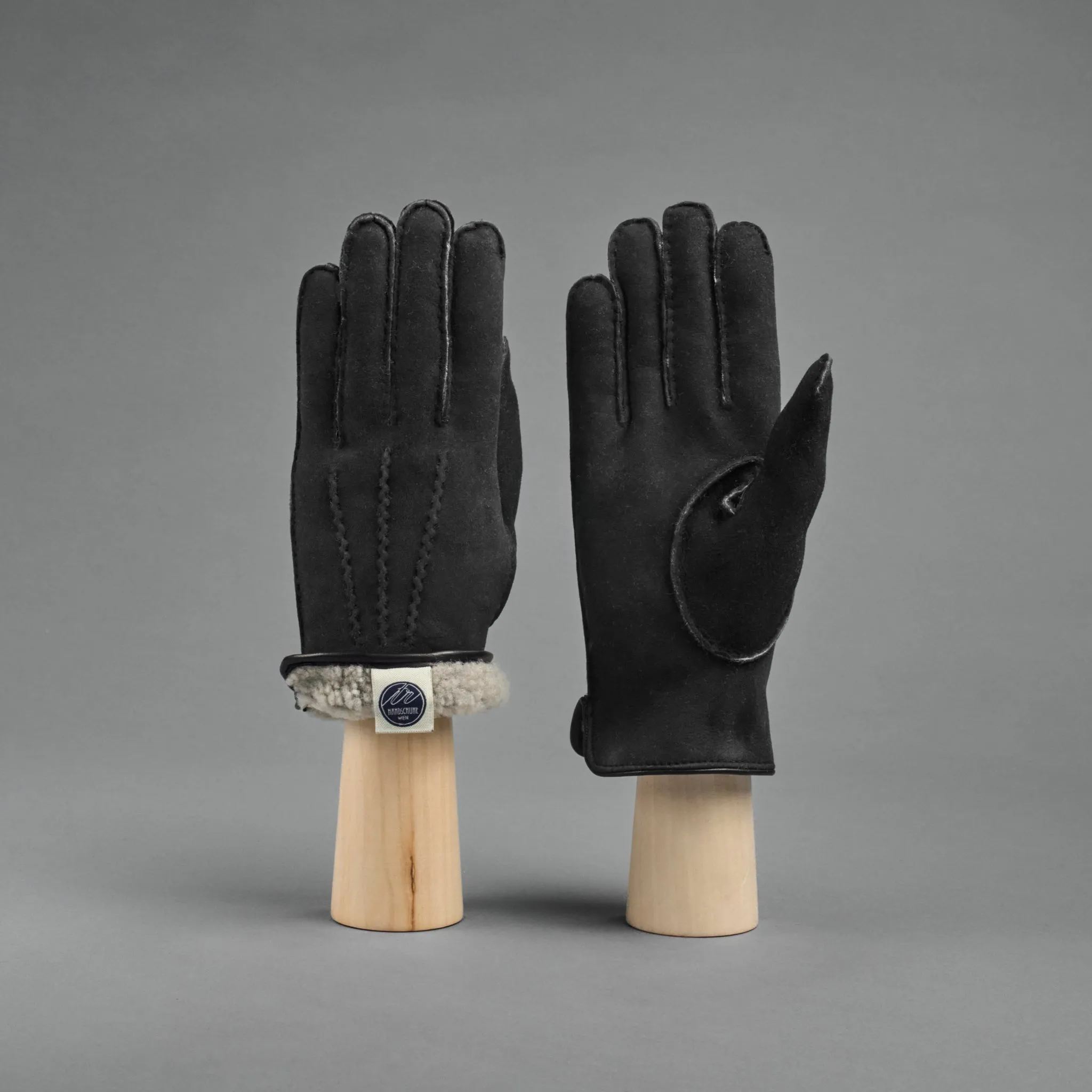 Gentlemen's Gloves from Black Curly Lambskin lined with Shearling