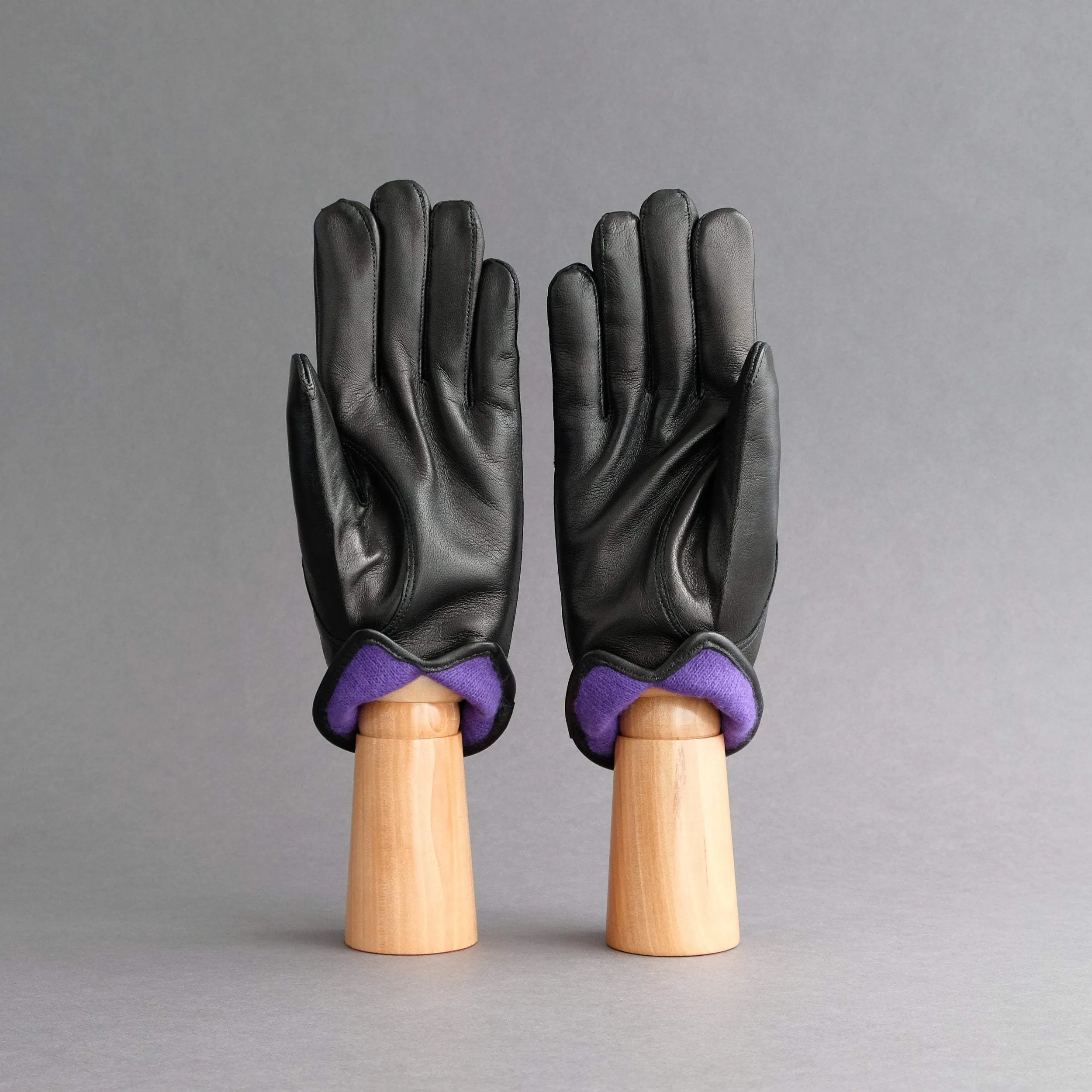 Gentlemen's Gloves from Black Hair Sheep Nappa Lined with Purple Cashmere