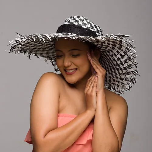 Sun Beach Hat Fringed White And Black (Barb)