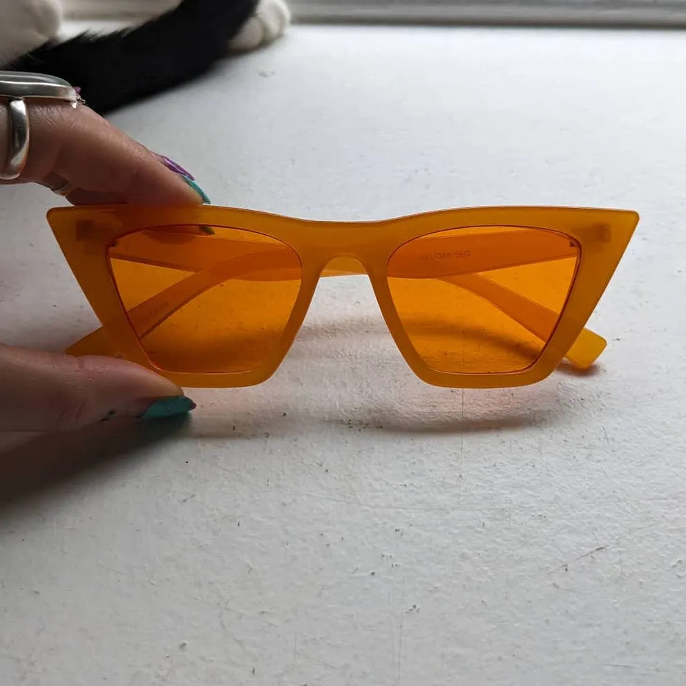 Y2K Funky Festival Retro Cat Eye Sunglasses Wayfarer Neon Orange Sunnies Shades